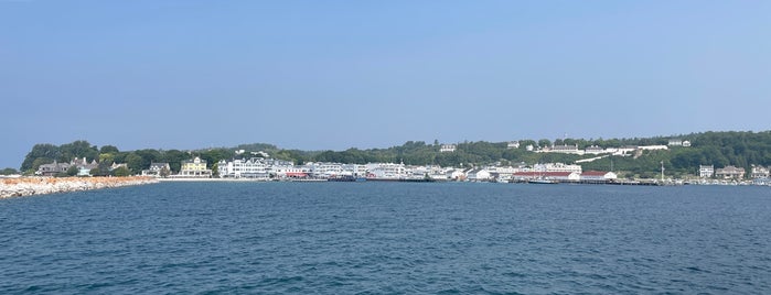 Mackinac Island is one of Places.