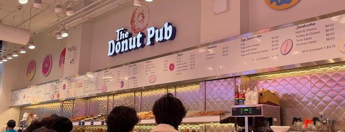 The Donut Pub is one of Posti che sono piaciuti a E.