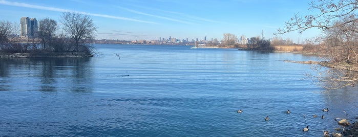 Humber Bay Park is one of Toronto/Canada saved places.