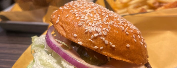 Junk Burger is one of Hamburgueserías.