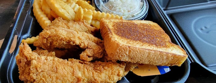 Zaxby's Chicken Fingers & Buffalo Wings is one of Lieux qui ont plu à Justin.