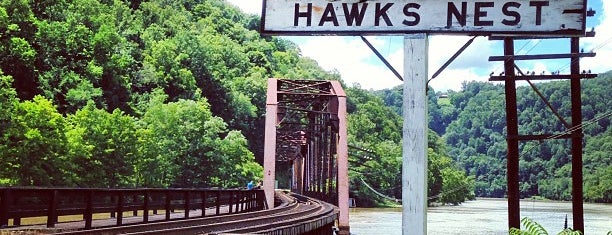 Hawks Nest State Park is one of Colleen'in Beğendiği Mekanlar.
