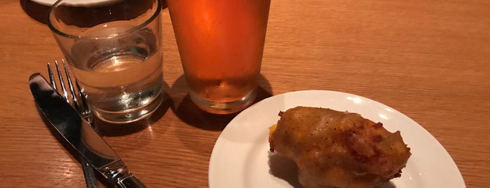 East Town Kitchen And Bar is one of Marieさんのお気に入りスポット.