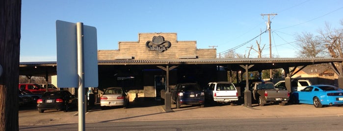 Old Jody's Restaurant is one of Tempat yang Disukai Clint.