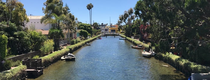 Venice Canals is one of สถานที่ที่ Ellen ถูกใจ.