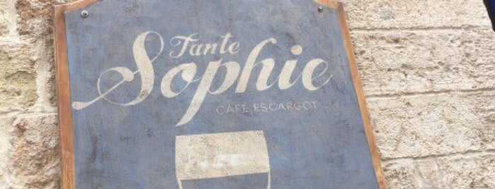 Tante Sophie Cafe Escargot is one of Tempat yang Disukai ЭляМартика.
