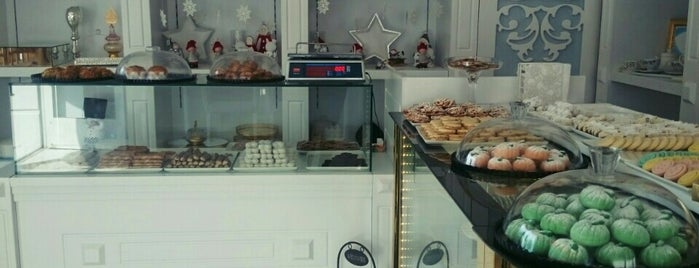 Cook & Cake is one of Lugares guardados de Necmettin.