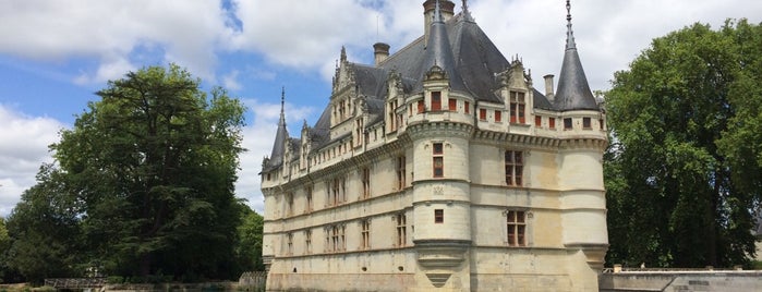 Château d'Azay-le-Rideau is one of Châteaux de France.