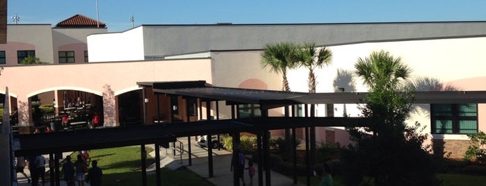 Vero Beach High School is one of Tempat yang Disukai Lisa.