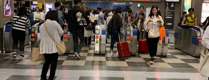 Okayama Station is one of สถานที่ที่ N ถูกใจ.