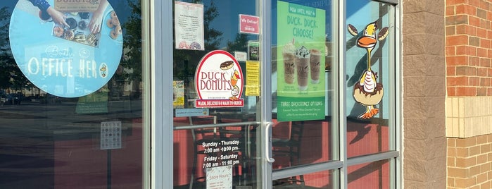 Duck Donuts is one of สถานที่ที่บันทึกไว้ของ Crispin.