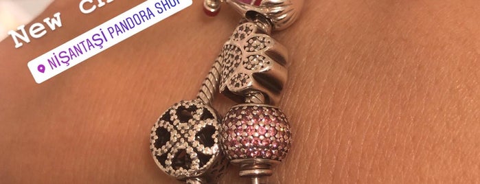 PANDORA jewelry nisantasi is one of Serdar😋'ın Beğendiği Mekanlar.