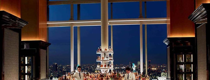 リッツカールトン ザ・ロビーラウンジ&バー is one of 20 Global Cocktail Spots With a View.