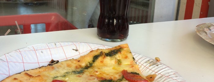 Pizza Vegas is one of The 15 Best Places for Mixed Cocktails in Istanbul.