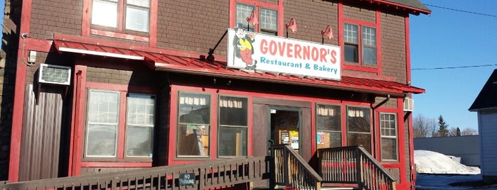 Governor's restaurant is one of Posti che sono piaciuti a Grier.