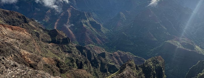 Waimea Canyon Lookout is one of Hawai’i.