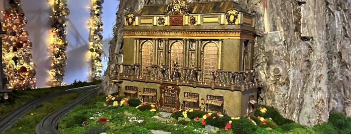 NYBG Holiday Train Show is one of Orte, die eric gefallen.