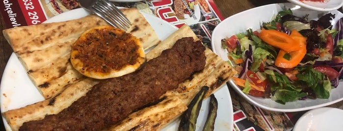 Muhittin Usta Adana Kebap Salonu is one of Lugares favoritos de Franco.