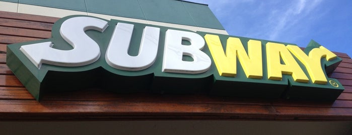 Subway is one of Lieux qui ont plu à Luciano.