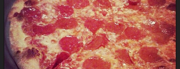 Original Pizza is one of Thomasさんの保存済みスポット.