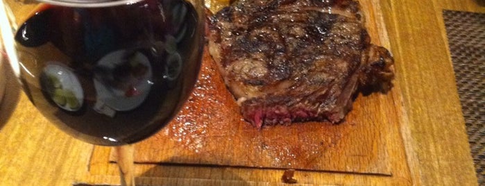 El Bife Del Padrino is one of Rossさんのお気に入りスポット.