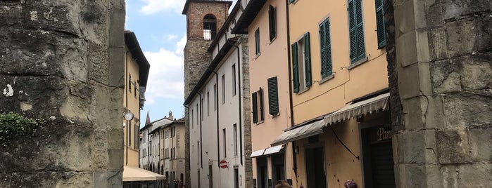 Porta Fiorentina is one of Cammino di Assisi.
