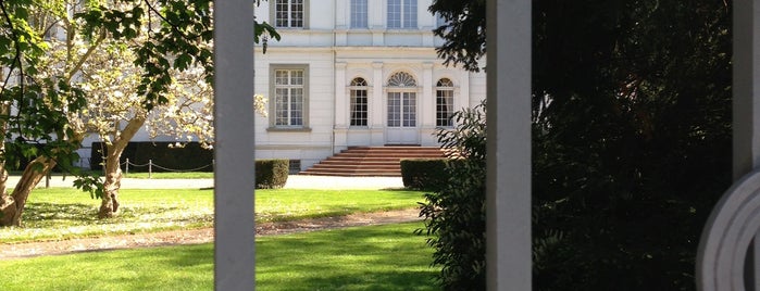 Palais Schaumburg is one of Bonn.