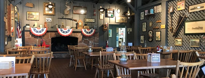 Cracker Barrel Old Country Store is one of Show Baseball Road Trip.