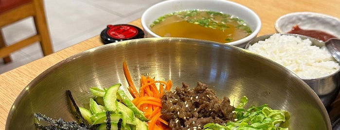 Yee Hwa Restaurant is one of Doha Food.