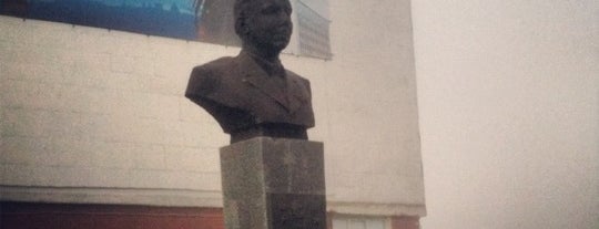 Бюст С.А. Лавочкина is one of Памятники Смоленска.
