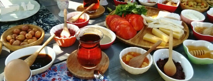 Masalköyü Kır Sofrası is one of Locais curtidos por Mehmet.