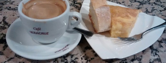 Café Bar Rio Avia is one of A Coruña.