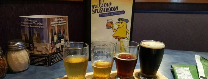 Mellow Mushroom is one of Lieux qui ont plu à George.