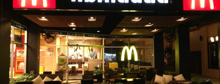 McDonald's is one of Elena : понравившиеся места.