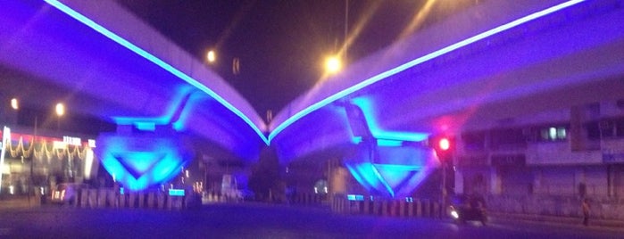 Barfiwala Flyover is one of Srini 님이 좋아한 장소.