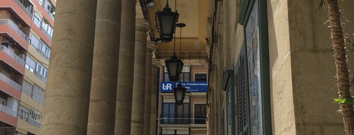 Plaza de Ruperto Chapi is one of Alicante urban treasures.