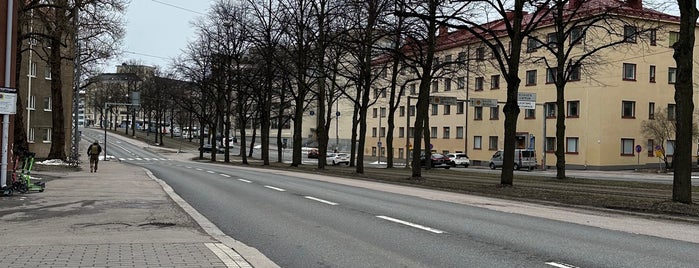 Vallila / Vallgård is one of Kaupunginpalasia.