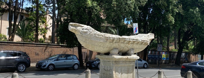 Fontana della Navicella is one of Monumenti Roma.