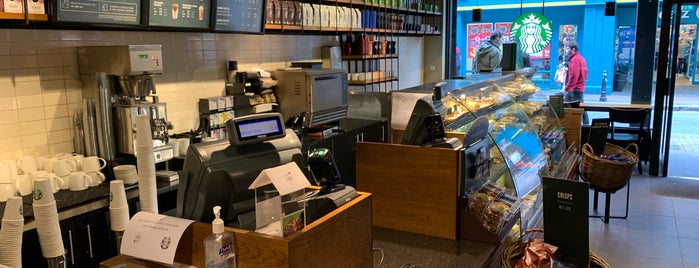 Starbucks is one of Priscila : понравившиеся места.
