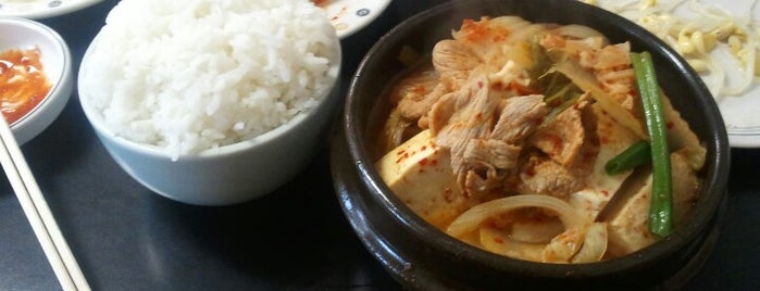 Korean House Restaurant is one of Подсказки от Brandon.