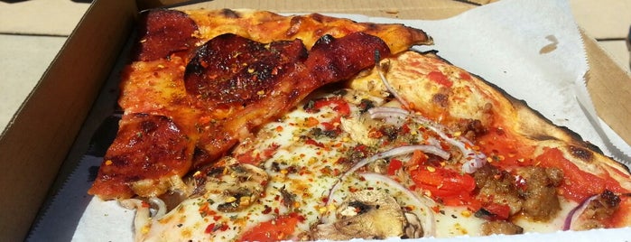 Giuseppe's Pizza is one of Orte, die Mike gefallen.