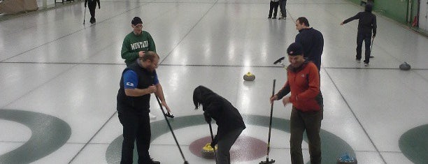 Tam Heather Curling & Tennis Club is one of Sportan Venue List.