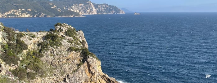 Metal Cross Vantage Point is one of Korfu / Griechenland.