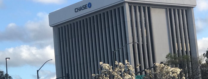 Chase Bank is one of Nnenniquaさんのお気に入りスポット.