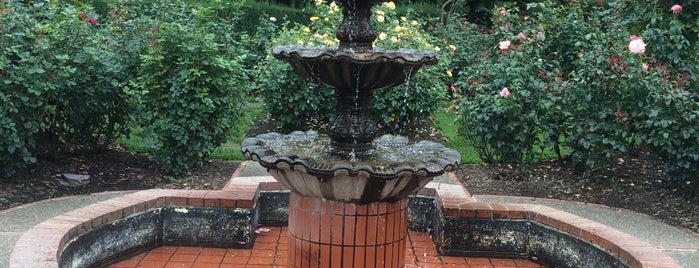 Gold Medal Rose Garden Fountain is one of Portlandia.