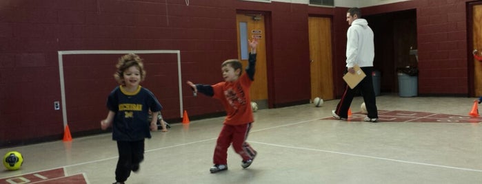 Paul Bennett Recreation Center is one of Lugares favoritos de David.