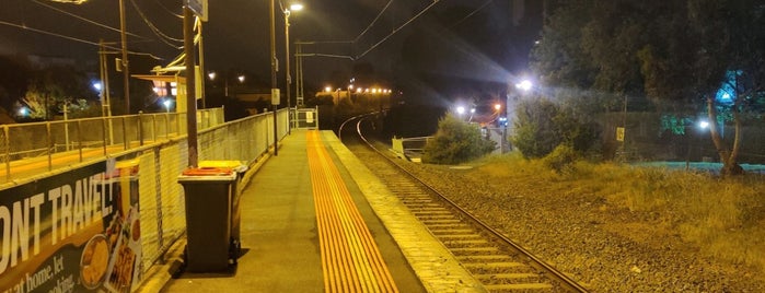 Holmesglen Station is one of Melbourne Train Network.