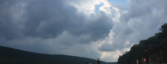 Mauch Chunk Lake is one of Lieux qui ont plu à Alan.