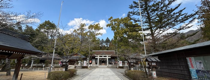 Takeda Shrine is one of Lieux qui ont plu à Masahiro.