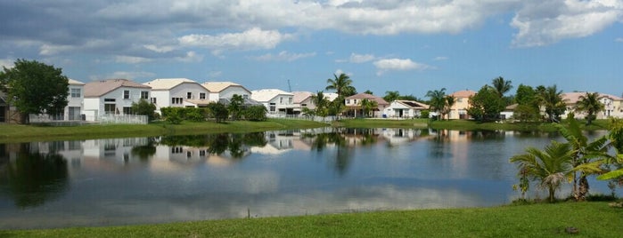 Pembroke Pines, FL is one of 🌃Every US (& PR) Place With Over 100,000 People🌇.